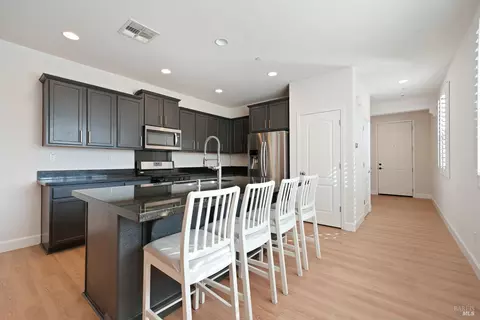 Kitchen - 615 Sitka Dr, Vacaville, CA 95687 photo 4 of 4