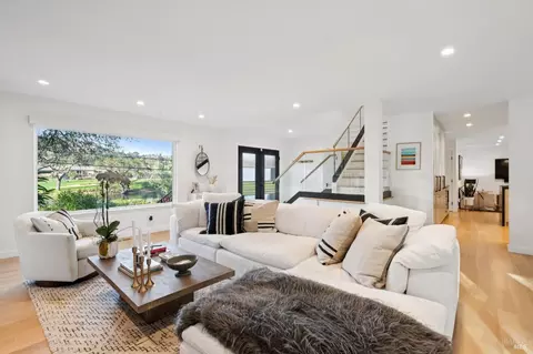 Living - 341 Fairway Dr, Novato, CA 94949 photo 2 of 5