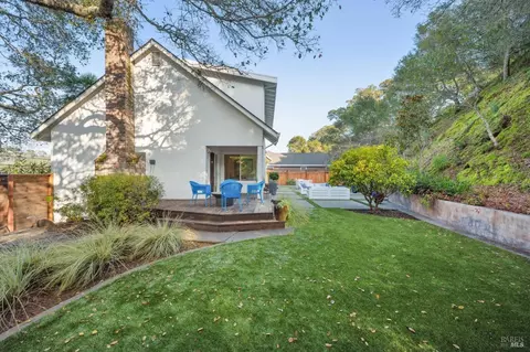 Exterior - 341 Fairway Dr, Novato, CA 94949 photo 4 of 6