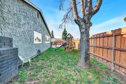 Exterior - 655 Marshall Ct, Vacaville, CA 95687 photo 21 of 23
