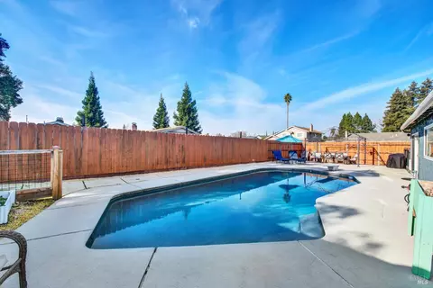 Exterior - 655 Marshall Ct, Vacaville, CA 95687 photo 18 of 23