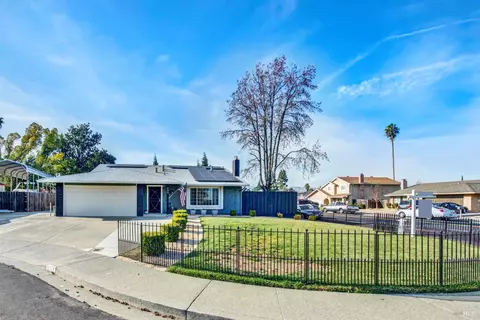 Exterior - 655 Marshall Ct, Vacaville, CA 95687 photo 5 of 23