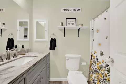 Bath - 655 Marshall Ct, Vacaville, CA 95687 photo 5 of 5