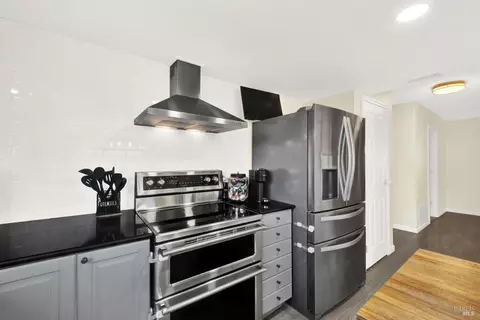 Kitchen - 655 Marshall Ct, Vacaville, CA 95687 photo 8 of 11