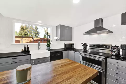 Kitchen - 655 Marshall Ct, Vacaville, CA 95687 photo 10 of 11