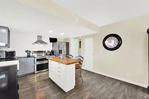 Kitchen - 655 Marshall Ct, Vacaville, CA 95687 photo 6 of 11