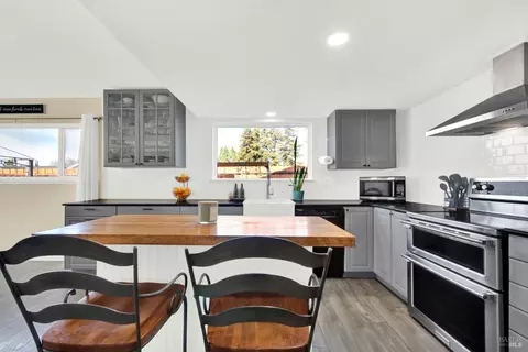 Kitchen - 655 Marshall Ct, Vacaville, CA 95687 photo 2 of 11