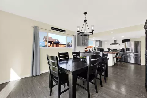 Dining - 655 Marshall Ct, Vacaville, CA 95687 photo 6 of 7