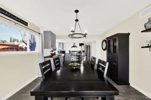 Dining - 655 Marshall Ct, Vacaville, CA 95687 photo 7 of 7