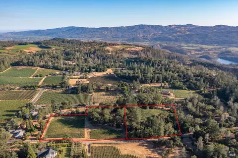 710 Anderson Ln, Angwin, CA 94508
