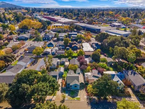 130 130a 11th St, Santa Rosa, CA 95401