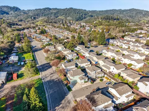 View/Area - 36 W Brookside Dr, Cloverdale, CA 95425 photo 3 of 4