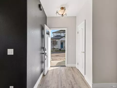 Entry Way - 36 W Brookside Dr, Cloverdale, CA 95425 photo 1 of 2