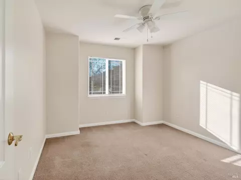 Bedroom - 36 W Brookside Dr, Cloverdale, CA 95425 photo 3 of 5