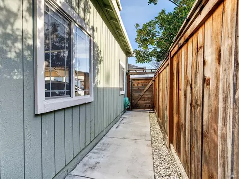 Exterior - 36 W Brookside Dr, Cloverdale, CA 95425 photo 3 of 5