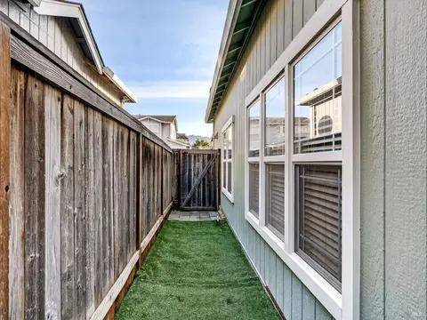 Exterior - 36 W Brookside Dr, Cloverdale, CA 95425 photo 4 of 5