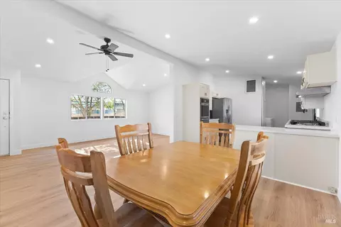 8145 Willow St, Windsor, CA 95492 photo 5
