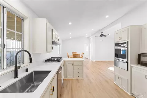8145 Willow St, Windsor, CA 95492 photo 9