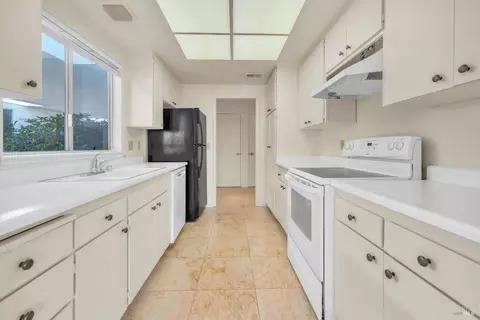 Kitchen - 331 Pythian Rd, Santa Rosa, CA 95409 photo 2 of 5
