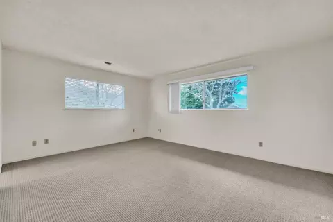 Bedroom - 331 Pythian Rd, Santa Rosa, CA 95409 photo 4 of 5