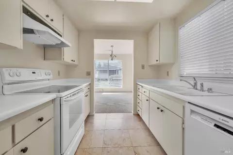 Kitchen - 331 Pythian Rd, Santa Rosa, CA 95409 photo 5 of 5
