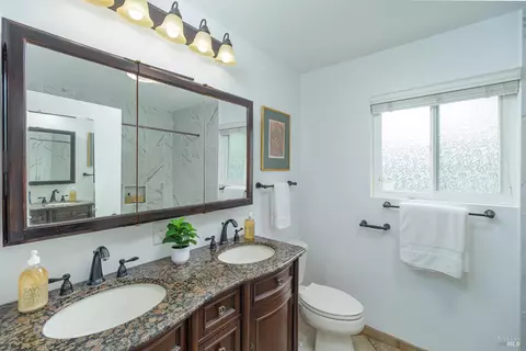 Bath - 79 Temelec Cir, Sonoma, CA 95476 photo 1 of 3