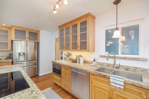 Kitchen - 79 Temelec Cir, Sonoma, CA 95476 photo 4 of 7