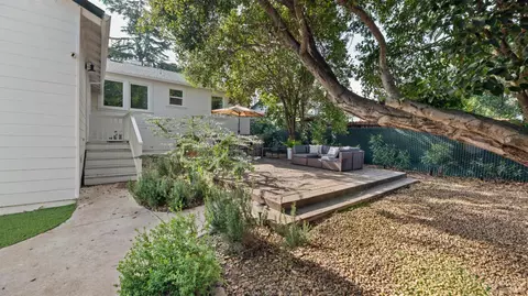 Exterior - 712 Laurel St, Vallejo, CA 94591 photo 4 of 7