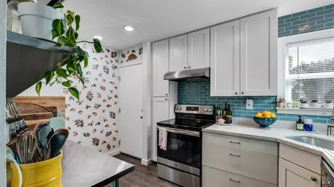 Kitchen - 712 Laurel St, Vallejo, CA 94591 photo 2 of 2