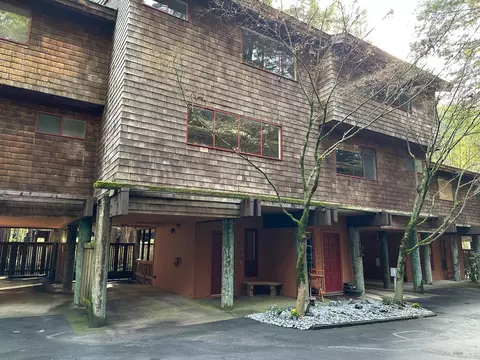14086 Sosna Way, Guerneville, CA 95446