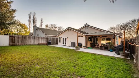 Exterior - 840 Green Dr, Dixon, CA 95620 photo 10 of 11