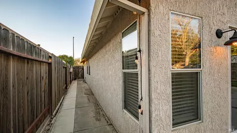 Exterior - 840 Green Dr, Dixon, CA 95620 photo 11 of 11