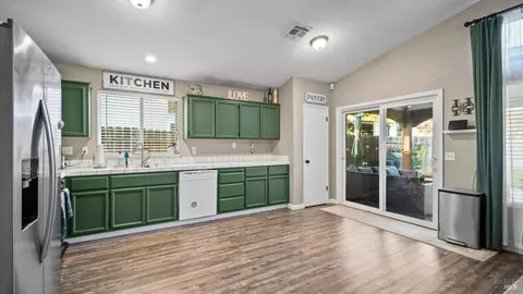 Kitchen - 840 Green Dr, Dixon, CA 95620 photo 1 of 6