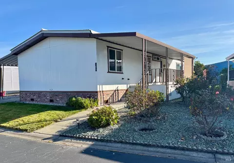 109 Estrella Dr, Santa Rosa, CA 95403