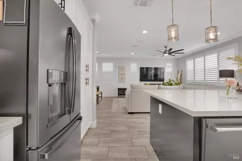 Kitchen - 312 Primrose Dr, Vacaville, CA 95687 photo 6 of 10