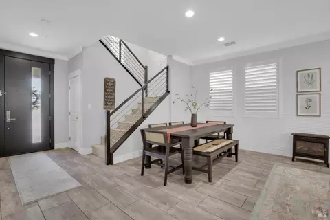 Entry Way - 312 Primrose Dr, Vacaville, CA 95687 photo 2 of 3