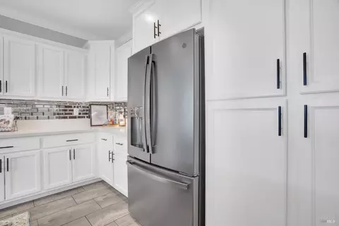Kitchen - 312 Primrose Dr, Vacaville, CA 95687 photo 8 of 10