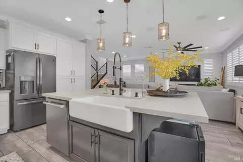 Kitchen - 312 Primrose Dr, Vacaville, CA 95687 photo 10 of 10
