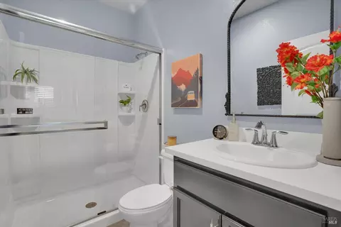 Bath - 312 Primrose Dr, Vacaville, CA 95687 photo 1 of 5