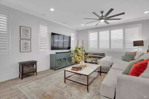 Living - 312 Primrose Dr, Vacaville, CA 95687 photo 1 of 1