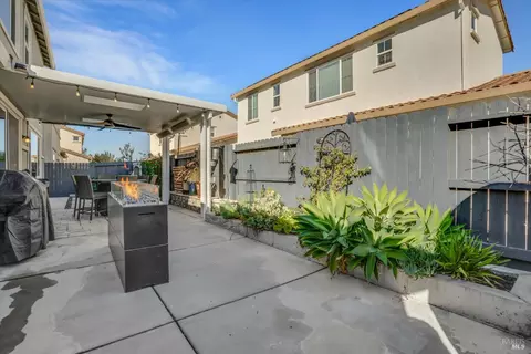 Exterior - 312 Primrose Dr, Vacaville, CA 95687 photo 7 of 7