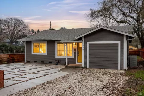 250 Maple Ave, Kenwood, CA 95452