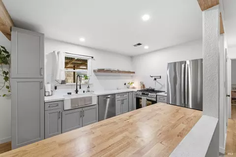 Kitchen - 456 Buckeye St, Vacaville, CA 95688 photo 5 of 6