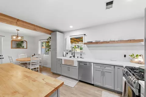 Kitchen - 456 Buckeye St, Vacaville, CA 95688 photo 3 of 6