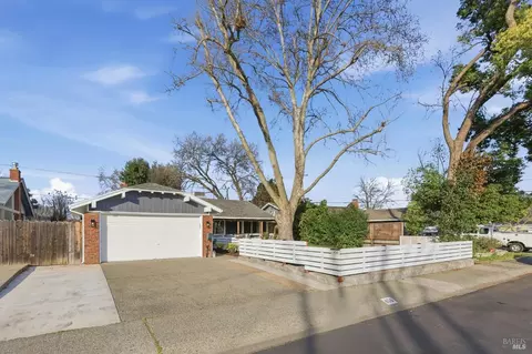 Exterior - 456 Buckeye St, Vacaville, CA 95688 photo 10 of 12