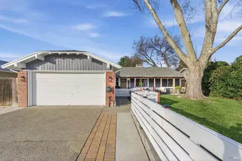 Exterior - 456 Buckeye St, Vacaville, CA 95688 photo 11 of 12