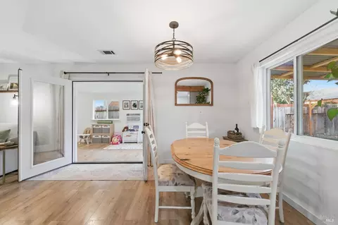 Dining - 456 Buckeye St, Vacaville, CA 95688 photo 2 of 2