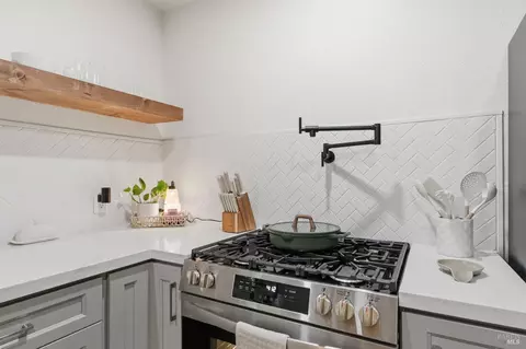 Kitchen - 456 Buckeye St, Vacaville, CA 95688 photo 4 of 6