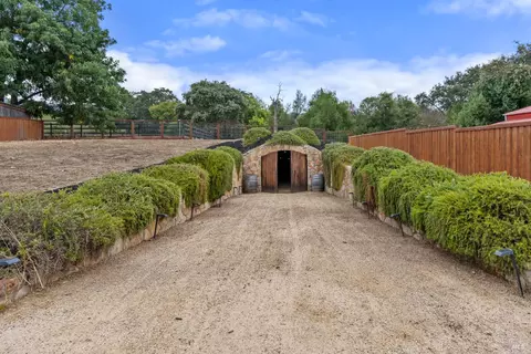 Exterior - 1044 4th Ave, Napa, CA 94559 photo 21 of 24