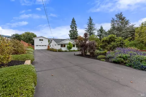 Exterior - 1044 4th Ave, Napa, CA 94559 photo 3 of 24